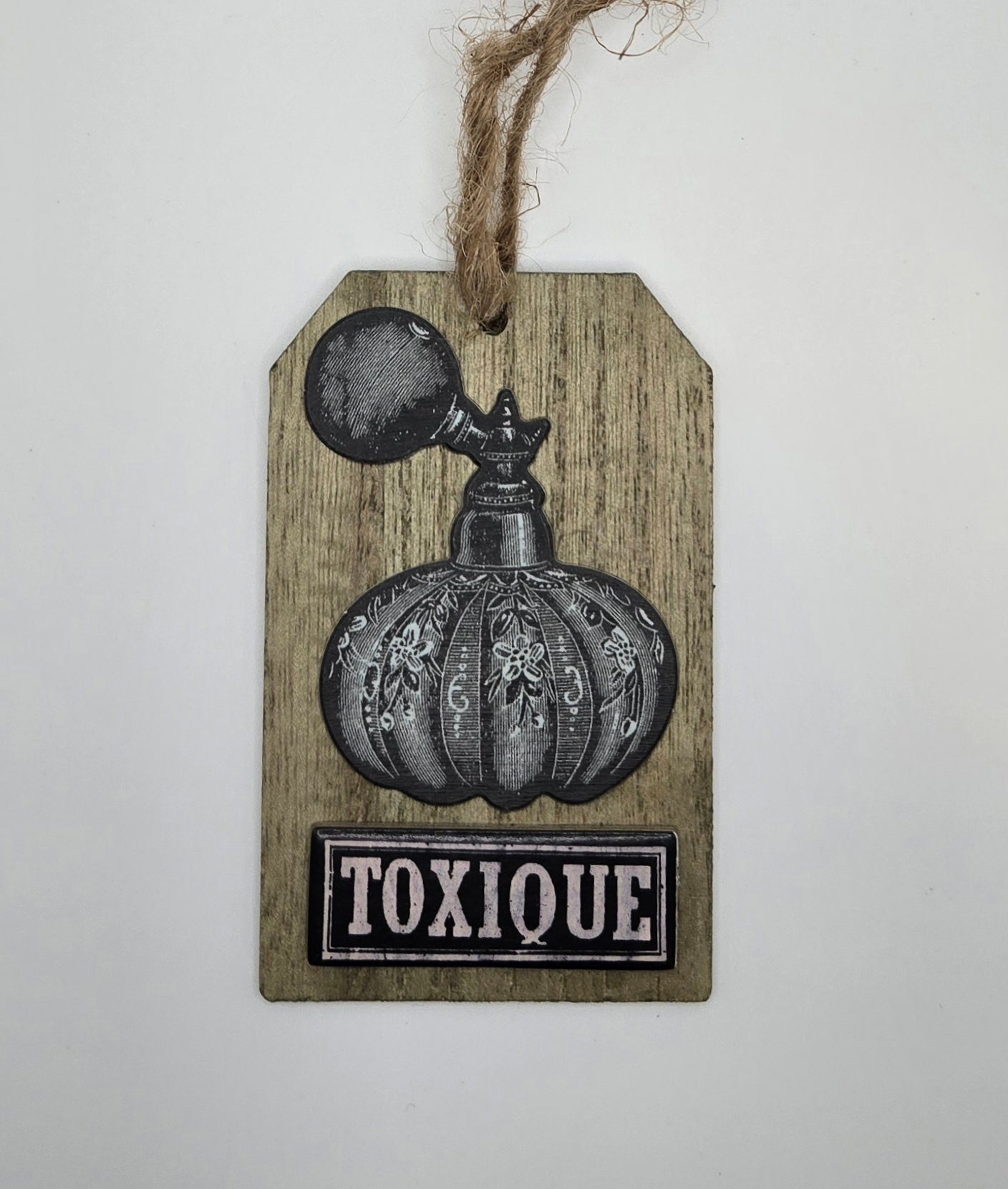 Toxique Tag